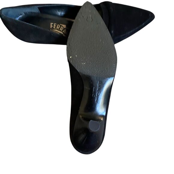 Salvatore Ferragamo Black Suede Pumps 6B Pointed Toe Kitten Heel Party Office - Picture 7 of 11